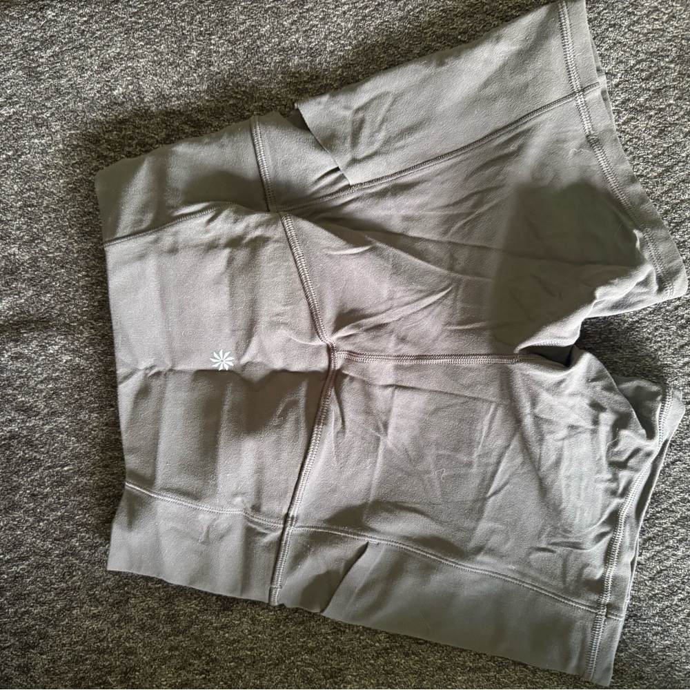 Gray Athleta 5” salutation shorts